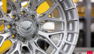 Vossen HFX-1, Цвет: Silver Polished (8 болтов)