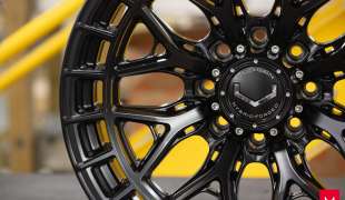 Vossen HFX-1, Цвет: Satin Black (8 болтов)