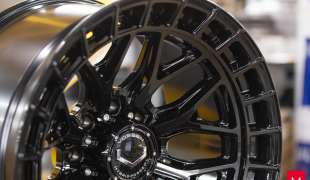 Vossen HFX-1, Цвет: Gloss Black (8 болтов)