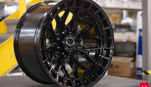 Vossen HFX-1, Цвет: Gloss Black (8 болтов)