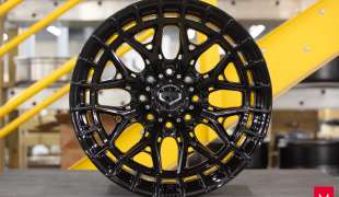 Vossen HFX-1, Цвет: Gloss Black (8 болтов)
