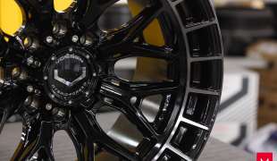 Vossen HFX-1, Цвет: Tinted Gloss Black (8 болтов)