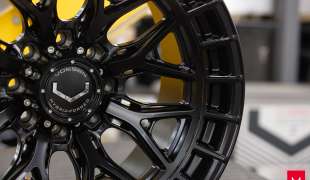 Vossen HFX-1, Цвет: Satin Black (8 болтов)